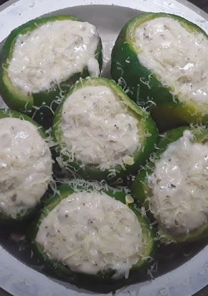 Foto principal de Zapallitos rellenos con salsa blanca y queso😃!!