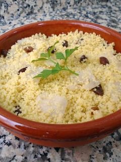 Una foto de Ensalada de cuscús con bacalao ahumado