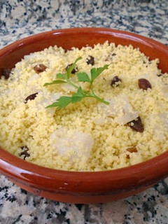 Una foto de Ensalada de cuscús con bacalao ahumado