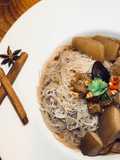 หมูตุ๋นรักหมุนติ้ว (อร่อยจนผีอาม่าโกรธ) อร่อยมากเพราะอาม่าตายก่อนที่จะได้กิน