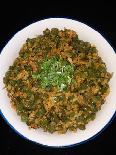 श्रावण घेवडा भाजी (shravan ghevda bhaji recipe in marathi) रेसिपी चे मुख्य फोटो