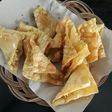 Pangsit goreng isi telor mie