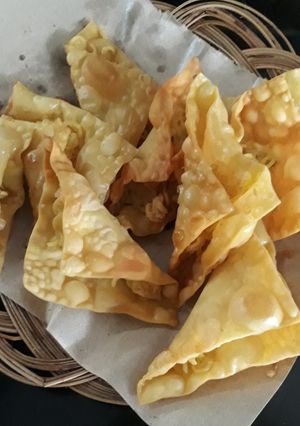 Foto resep Pangsit goreng isi telor mie