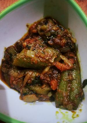 मसाला भरवां तोरई (masala bharwan torai recipe in hindi) रेसिपी मुख्य फोटो