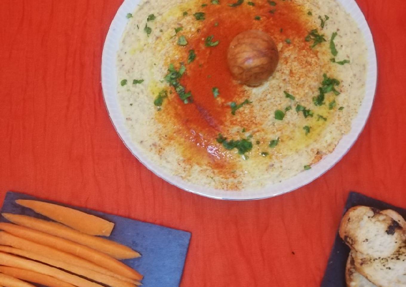 Hummus de aguacate con crudités