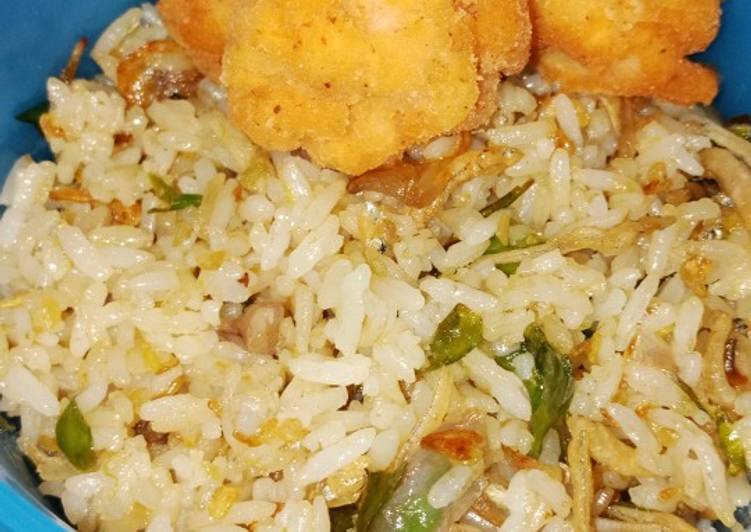 Langkah Mudah untuk Menyiapkan Nasi goreng kampung, Menggugah Selera