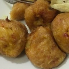 A picture of Irish potato balls.