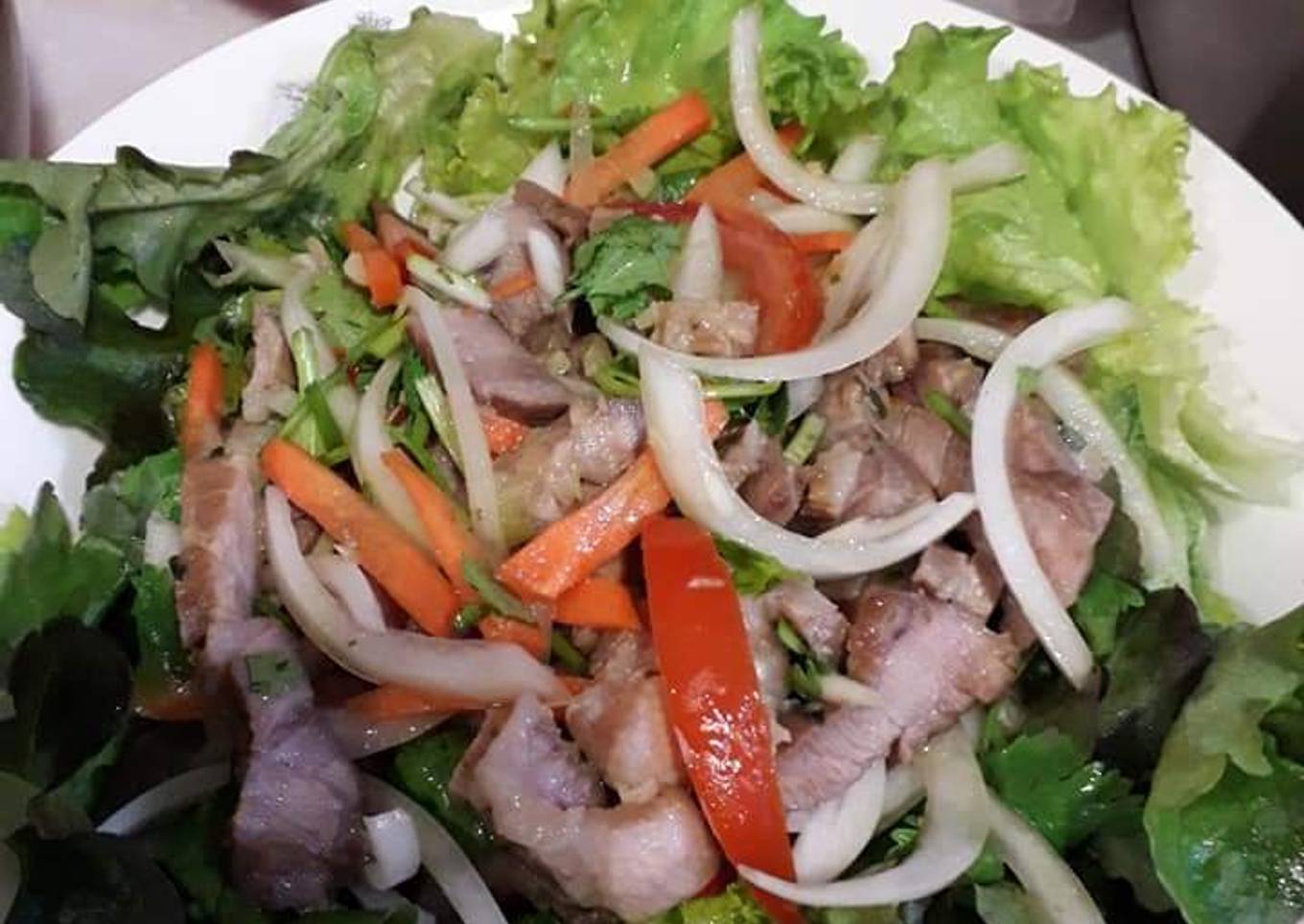Salad daging babi