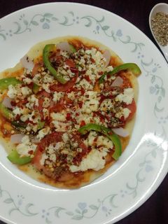 নো ওভেন, নো ইস্ট পিজা(No oven no yeast pizza recipe in bengali) রেসিপির প্রধান ছবি