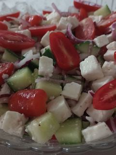 Frissítő (görög) saláta recept fotója