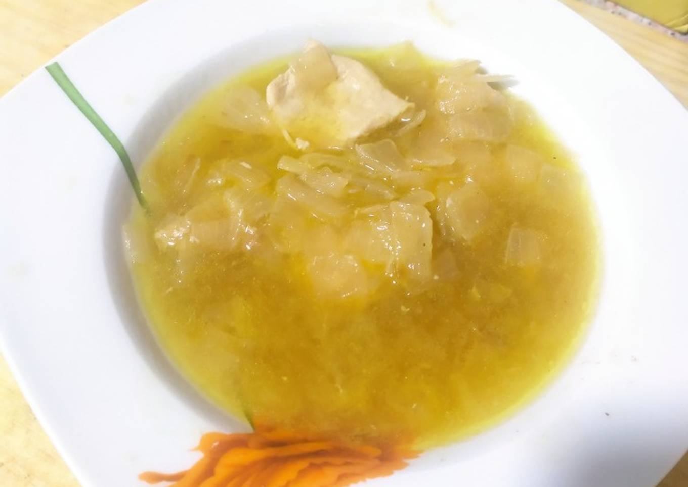 Pollo en salsa de cebolla