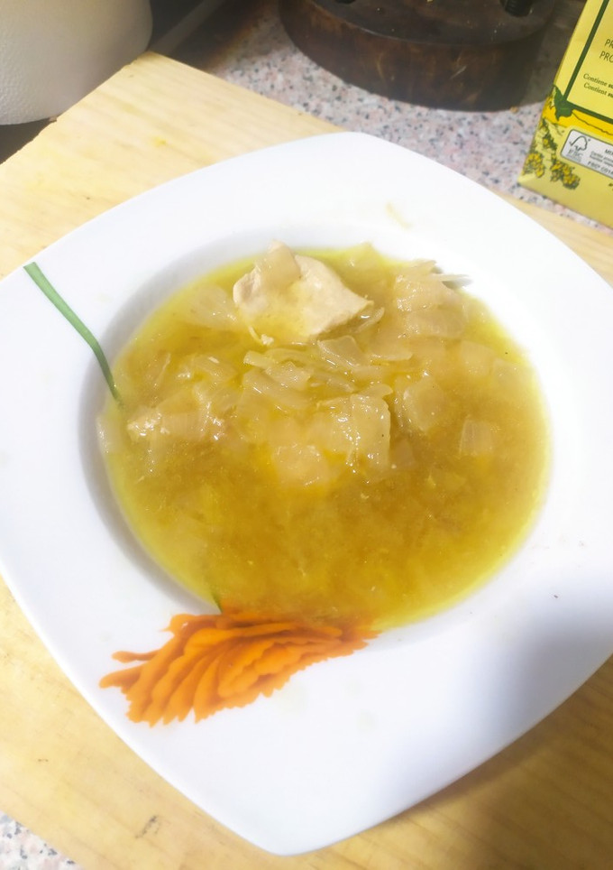 Una foto de Pollo en salsa de cebolla