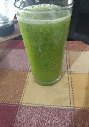 Una foto de Jugo verde para desintoxicar 😋