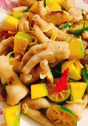Hình của món Chân gà ngâm sả tắc.