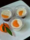 Puding Lapis Coklat Putih Topping Jeruk