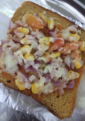 A picture of Bread pizza.