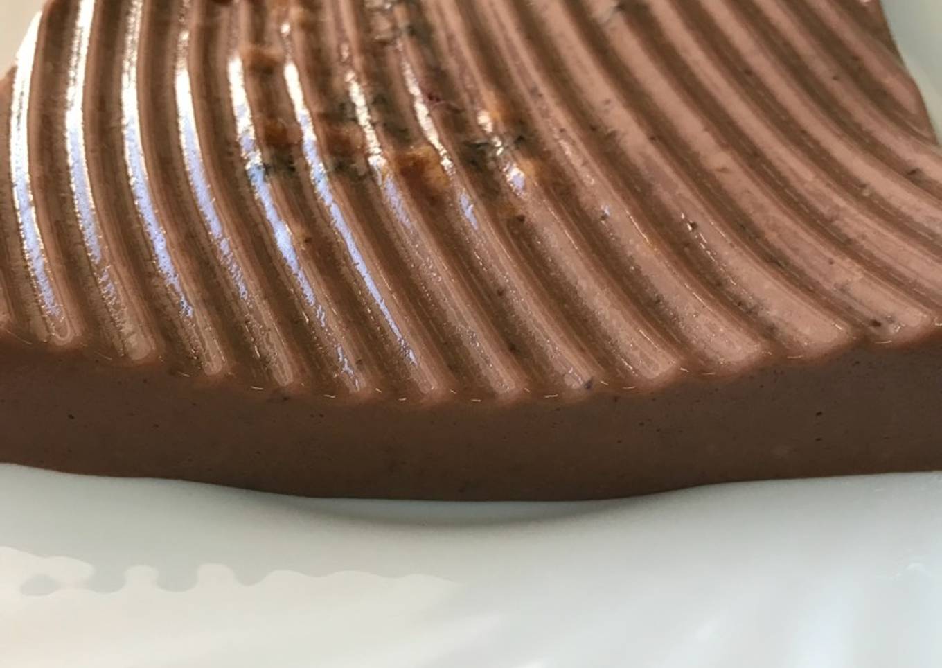 Flan sin azúcar de chocolate y frutas desecadas