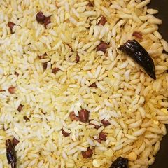 A picture of Crispy poha snack.