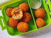 Gambar arancini daging keju