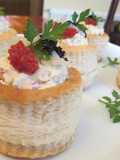 Vol au vent de hojaldre rellenos de bacalao ahumado y mascarpone - fácil