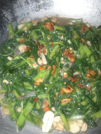 Bagaimana Menyiapkan Tumis kangkung tempe yang Menggugah Selera