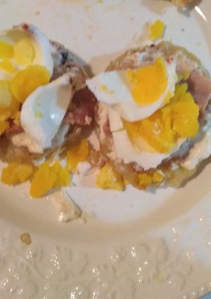 Una foto de Rösti de papas con huevos escaldados