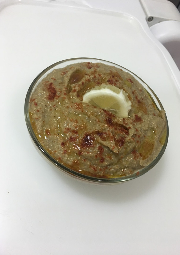 Una foto de Hummus de garbanzos y berenjena