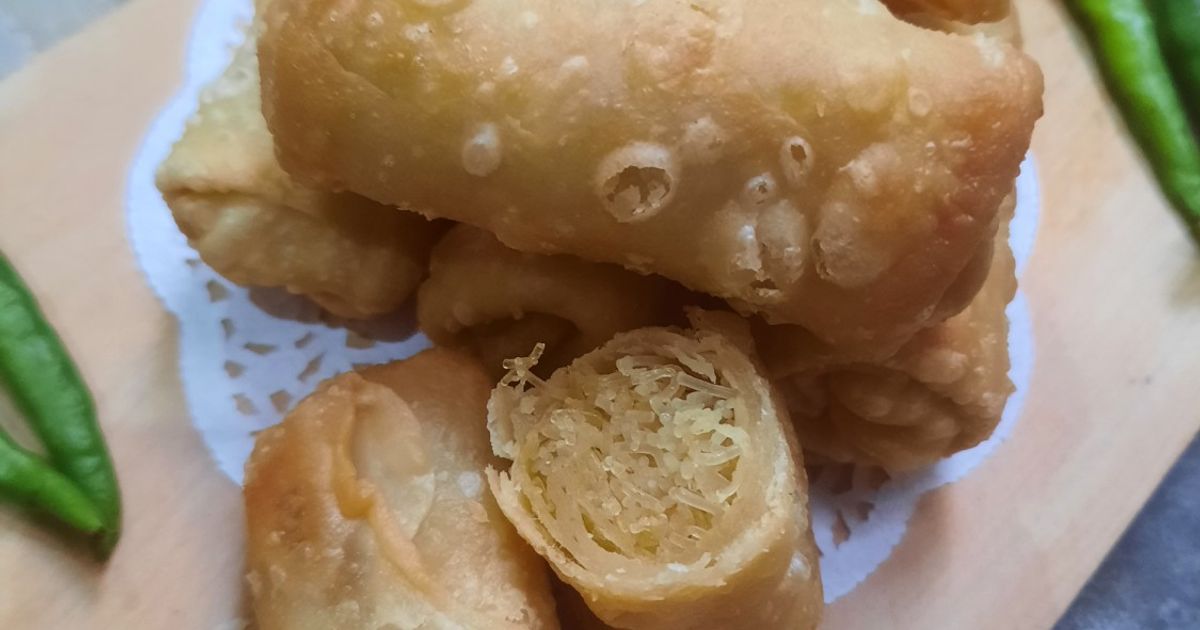 Pastel Gulung Isi Bihun Kari