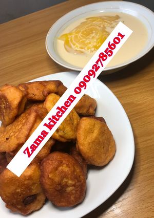 A picture of Akara and custard.