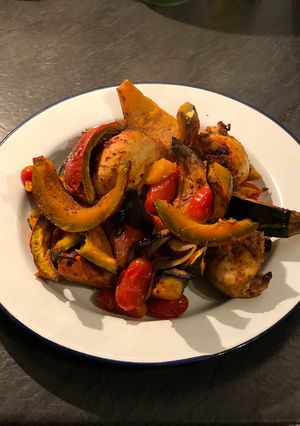 A picture of 3 step autumn roast pumpkin and chicken 🍂.
