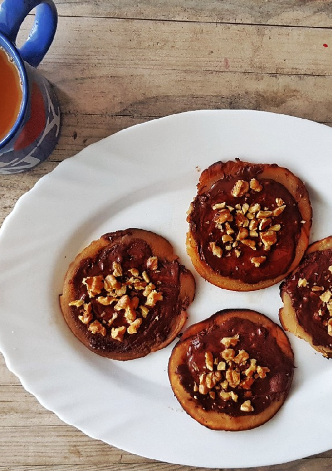 Una foto de Tortitas crujientes a la Miel y Brandy con Chocolate y Nueces