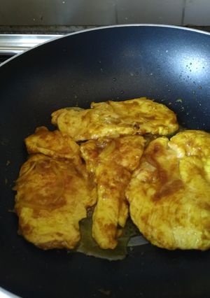 Foto di Pollo al curry, cipolle caramellate e marmellata d'arance