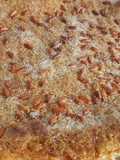 Coca de llardons / coca de chicharrones