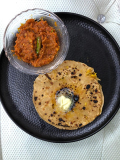 लहसुन अदरक चटनी(Garlic Ginger Chutney Recipe In Hindi) रेसिपी मुख्य फोटो