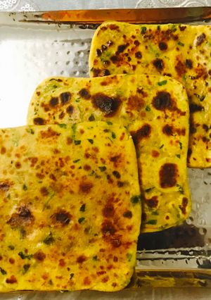A picture of Palak, Paneer & Methi Parantha.