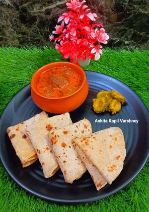 A picture of Lauki Kofta Curry.