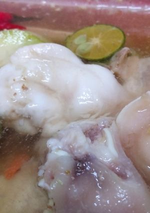 Hình của món Tai heo ngâm tắc cóc non, giòn ngon hấp dẫn.