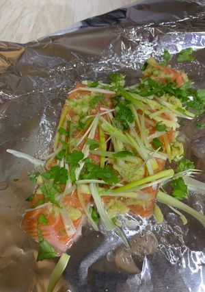A picture of Baked salmon with ginger and coriander.