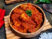 Gambar ayam bumbu bali telor