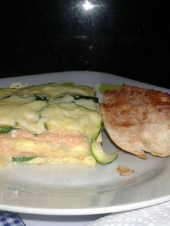 Una foto de Pastel de calabacín y salmón ahumado