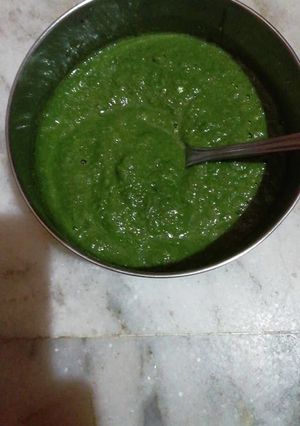 A picture of Coriander chutney.