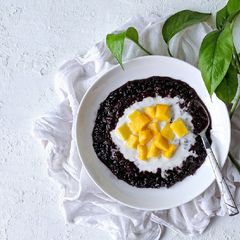 A picture of Thai black sticky rice.