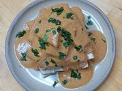 Une photo de tofu tomates