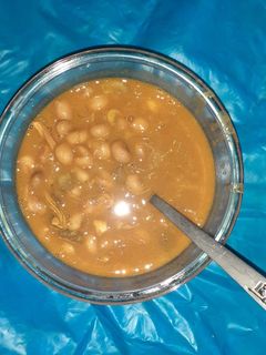 عکسی از دستور خوراک لوبیا با مرغ و قارچ