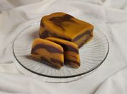Una foto de dulce de batata con chocolate