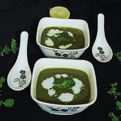 A picture of Lemon Coriander thick Soup.