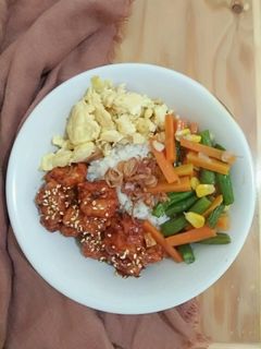Foto resep Rice Bowl (Chicken pop, Scrambled Egg, Mix Vegetable)