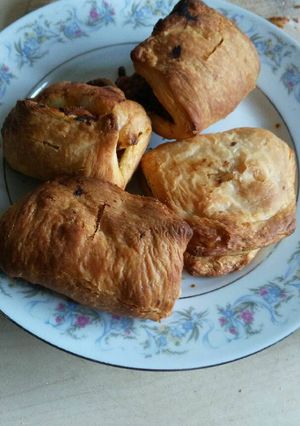 A picture of Veg puff.