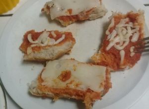 Una foto de Mini "pizzas" con pan francés