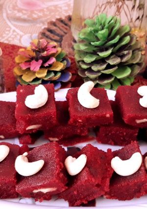 बीटरूट केसारी (beetroot kesari recipe in hindi) रेसिपी मुख्य फोटो